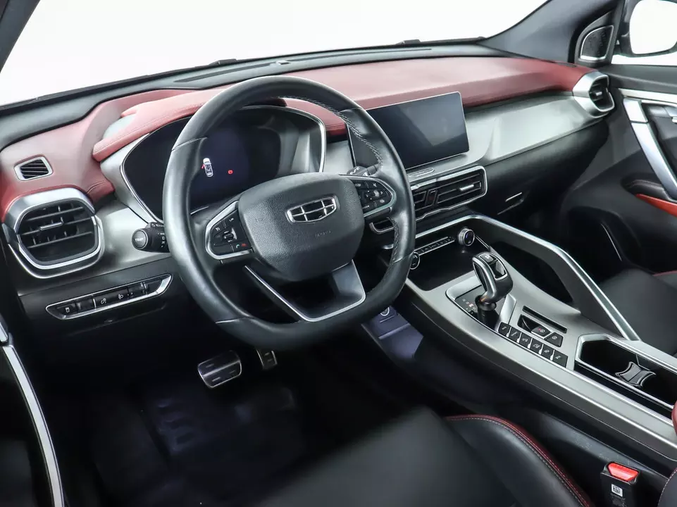 Geely Coolray, фото №9