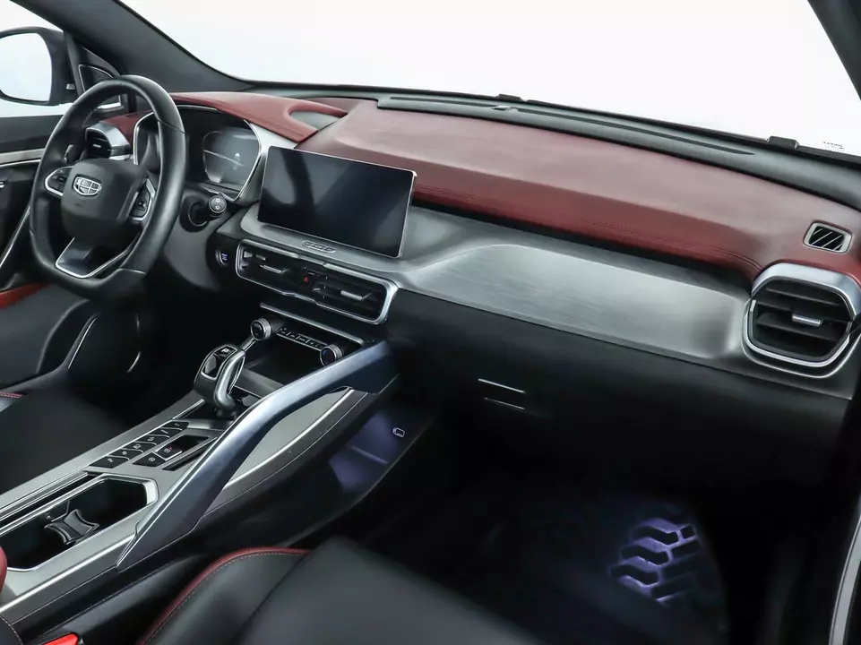 Geely Coolray, фото №10